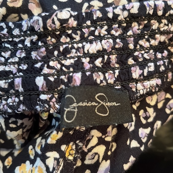 Jessica Simpson Floral Shorts - Picture 4 of 5